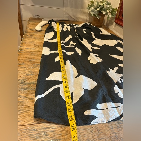 Christian Wijnants Black & White Floral Skirt – Size 42 - Picture 6 of 11